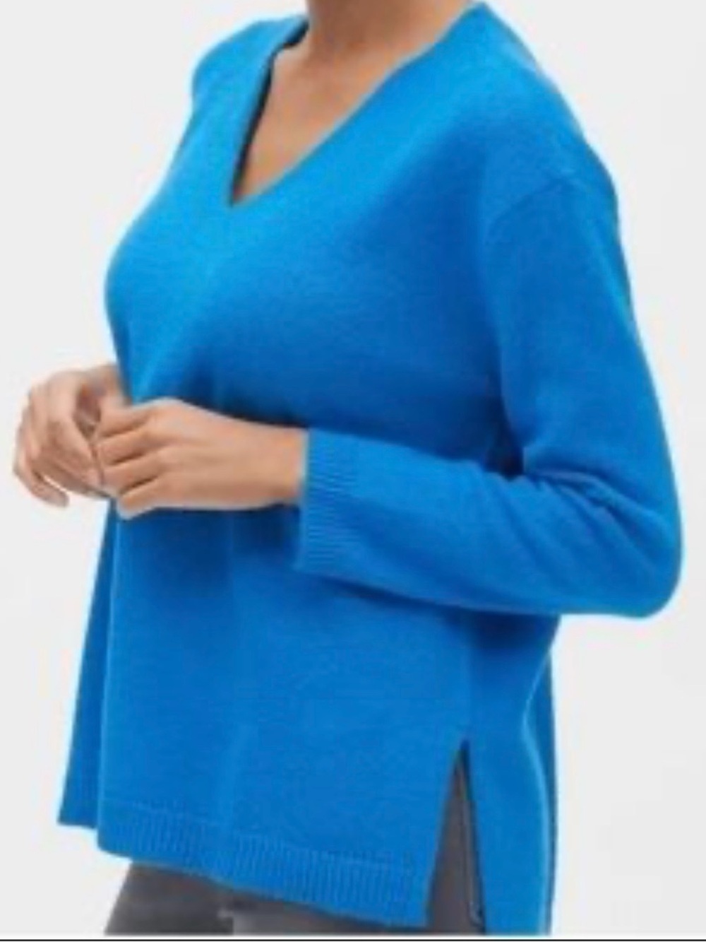 Banana Republic Bright Blue Size Small V-Neck Sweater